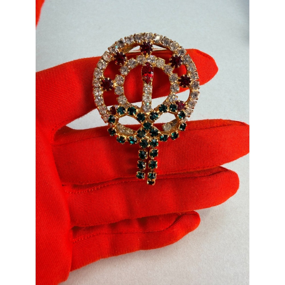 Vintage Rhinestone Christmas Wreath Holiday Brooch Festive Glam Dainty Elegance